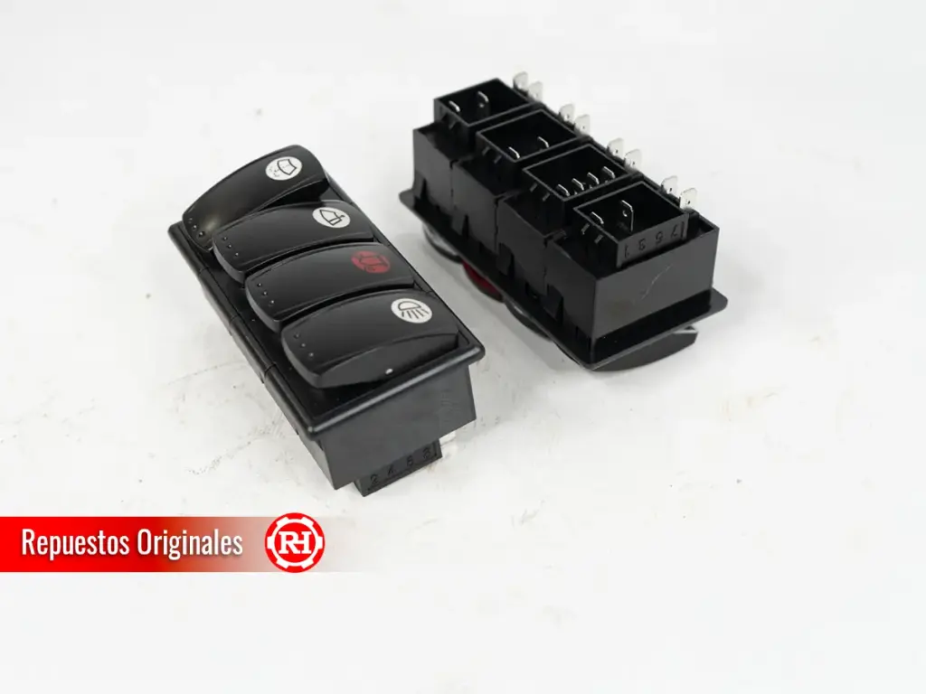Socalo cuadruple con teclas de limpia parabrizas luces y baliza  RH130T/RH160T