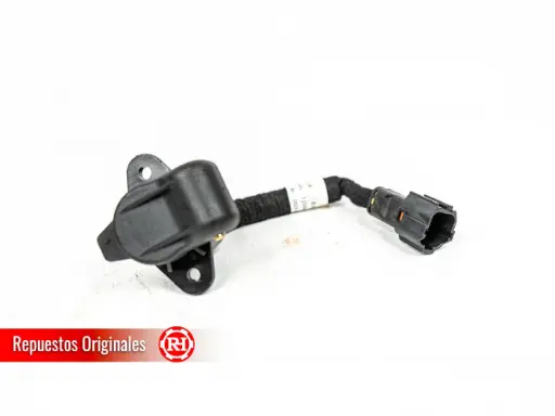 [TJS484E300000] Toma de corriente de tres agujeros para RH130T